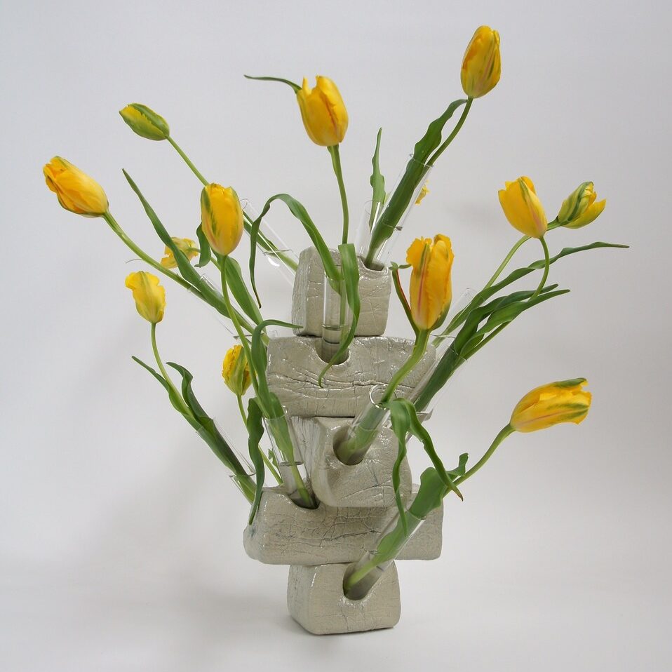 Tulip vase 2015 ceramics / Keramik 70 x 28 x 28 cm