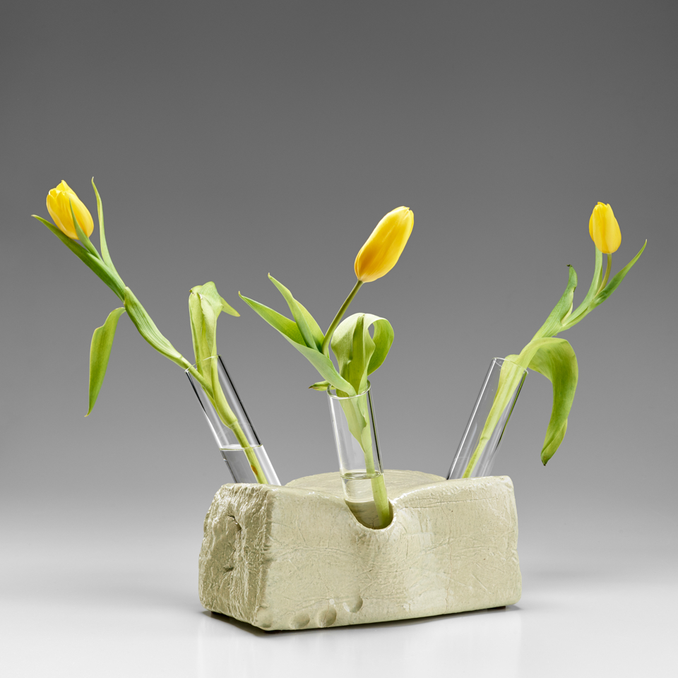 Tulip vase 2015 ceramics / Keramik 28 x 14 x 14 cm